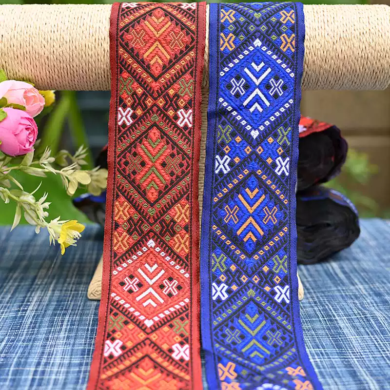 八角花壮锦背带